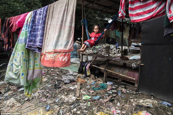du lịch indonesia, du lịch jakarta, khách sạn indonesia, điểm đến indonesia, cuộc sống mưu sinh ở bãi rác lớn nhất đông nam á