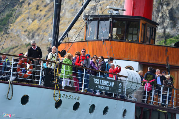 Du ngoạn hồ dài nhất New Zealand trên con tàu trăm tuổi
