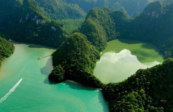 Hồ ‘trinh nữ thụ thai’ nhuốm màu truyền thuyết ở Malaysia