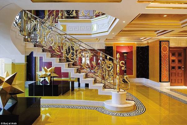 du lịch dubai, khách sạn 7 sao, khách sạn dubai, bên trong khách sạn dubai 7 sao ‘quyền lực’ nhất mạng xã hội