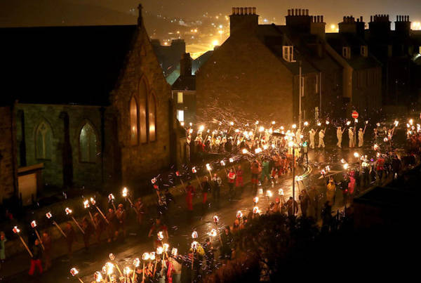 du lịch scotland, lễ hội lửa, điểm đến scotland, lễ hội lửa của ‘binh sĩ viking’ nhiều ngưòi muốn biết một lần