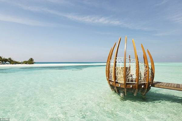 du lịch maldives, khách sạn maldives, maldives, resort maldives, tour du lịch maldives, điểm đến maldives, resort xa hoa, có nhiều bể bơi nhất ở maldives