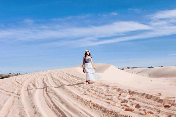 bàu trắng, đồi cát đẹp, 6 đồi cát đẹp ngất ngây, làm say đắm khách du lịch ở việt nam