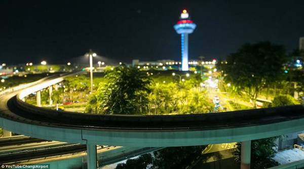 du lịch singapore, khách sạn singapore, sân bay changi, singapore, 24 giờ bên trong changi – sân bay tốt nhất thế giới