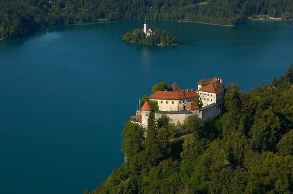 Bled – Tòa lâu đài cổ nhất Slovenia