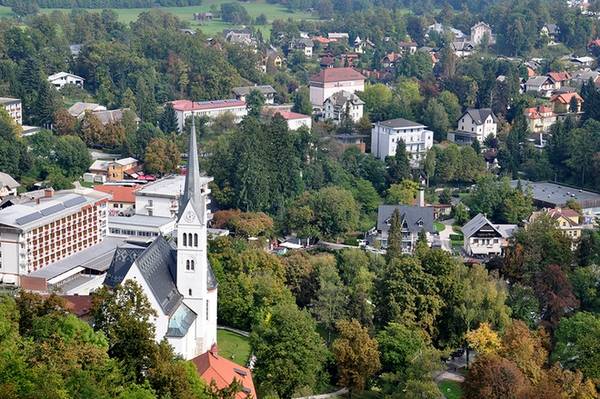 ẩm thực slovenia, du lịch slovenia, khách sạn slovenia, lâu đài bled, slovenia, bled – tòa lâu đài cổ nhất slovenia