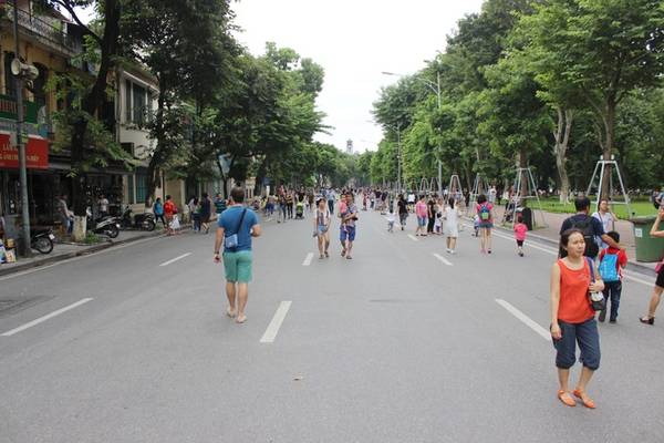 Các trò chơi dân gian trên phố đi bộ Hà Nội
