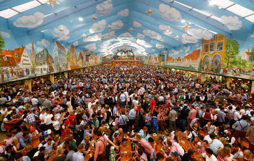 Oktoberfest – tiệc cưới ‘chịu chơi’ của vua Đức