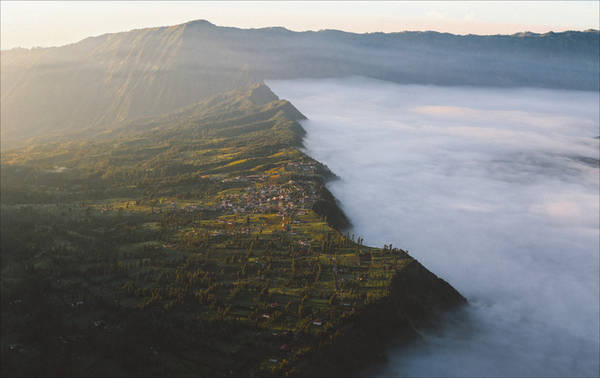 du lịch indonesia, khách sạn bali, khach san bali gia re, khách sạn indonesia, núi lửa bromo, núi lửa ijen, trekking, trekking núi lửa, ở ngay gần việt nam thôi, bạn có thể trải nghiệm cảm giác “săn mây trên đỉnh núi lửa”!