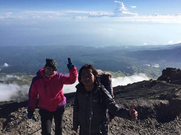 3 ngày trekking núi lửa Rinjani đang hoạt động ở Indonesia