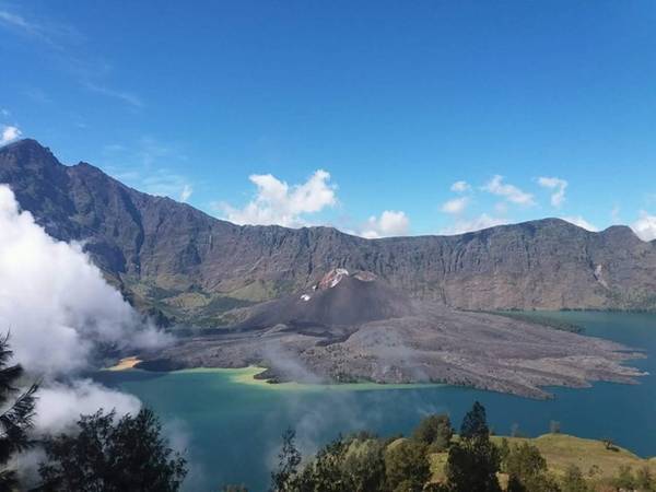 du lịch indonesia, khách sạn bali, khach san bali gia re, khách sạn indonesia, núi lửa rinjani, 3 ngày trekking núi lửa rinjani đang hoạt động ở indonesia