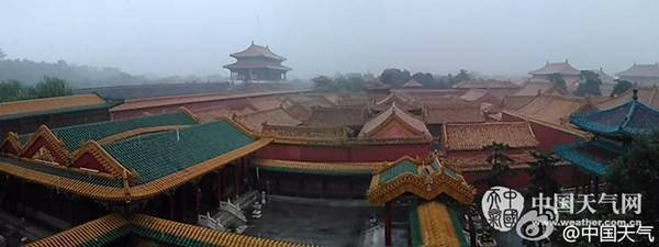 Tử Cấm Thành hoàn toàn khô ráo khi Bắc Kinh ngập lụt