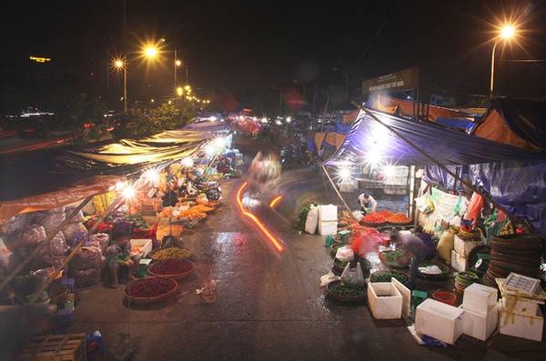 Chợ đầu mối hoa quả nổi tiếng nhất Hà Nội