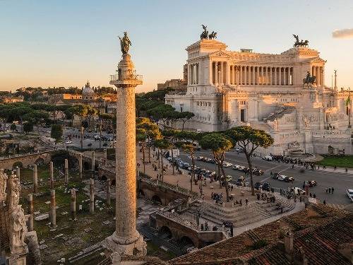 cột đá ở rome, du lịch italy, du lịch rome, hoàng đế la mã trajan, điều gì được chạm khắc trên cột đá ở rome