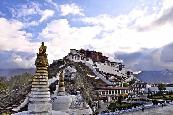 bodh gaya, chùa shwedagon, du lịch luang prabang, núi yên tử, yên tử, yên tử vào top điểm đến hành hương cho tín đồ phật giáo