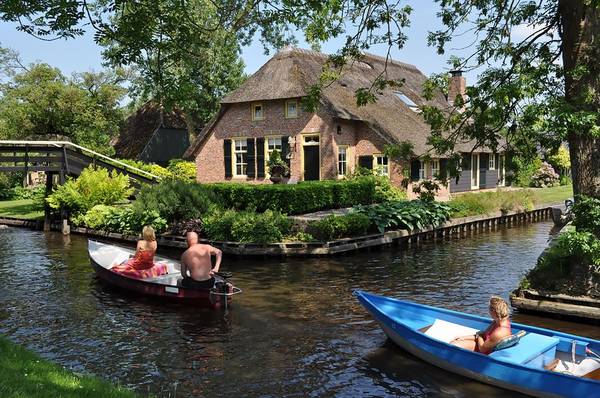 du lịch hà lan, làng giethoorn, venice của hà lan, ngôi làng không có đường đi ở hà lan