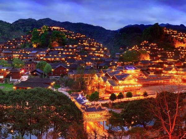 làng rainbow, làng reine, làng xijang miao, ngôi làng, 10 ngôi làng đẹp như tranh vẽ trên thế giới