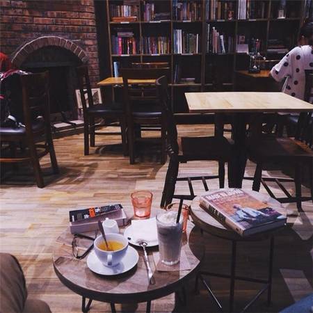 cà phê hà nội, hà nội, đắm chìm vào không gian nên thơ những quán cà phê sách hà nội