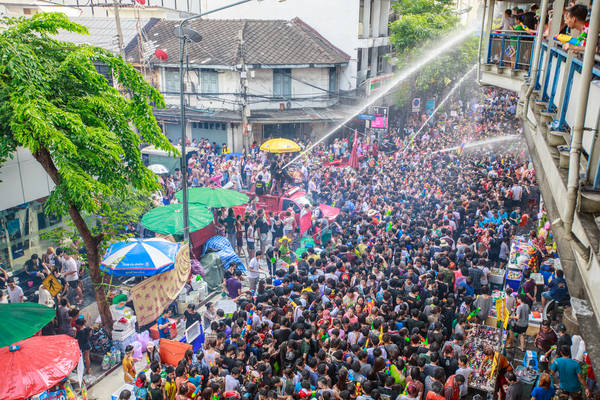 khách sạn bangkok, té nước, tour giá rẻ, tour thái lan, rủ nhau du lịch thái lan tham gia lễ hội té nước songkran 2016