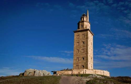 hải đăng hercules, khách sạn, lịch sử thăng trầm của ngọn hải đăng lâu đời nhất thế giới