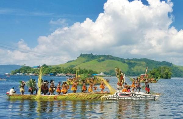 Du lịch Indonesia khám phá sắc màu lễ hội ở Sentani