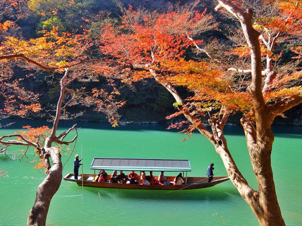 Hành trình tới ngôi làng đẹp như tranh ở Nhật Bản