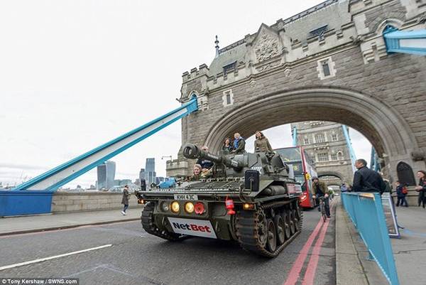 du lịch anh, du lịch london, ivivu.com, khách sạn, đặt phòng giá rẻ, khám phá london bằng… xe tăng!