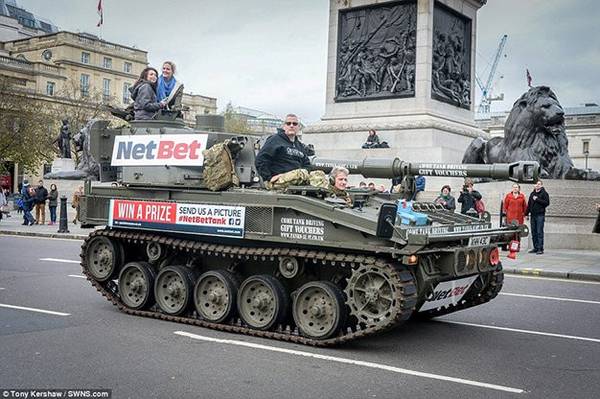 du lịch anh, du lịch london, ivivu.com, khách sạn, đặt phòng giá rẻ, khám phá london bằng… xe tăng!
