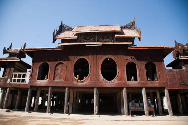 Du lịch Myanmar khám phá tu viện Shwe Yaunghwe Kyaung