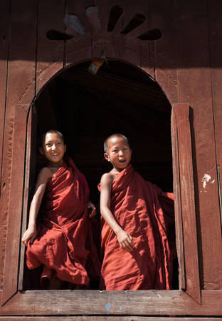 du lịch myanmar, ivivu.com, khách sạn myanmar, đặt phòng giá rẻ, du lịch myanmar khám phá tu viện shwe yaunghwe kyaung