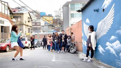 Du lịch Hàn Quốc khám phá Ihwa – ngôi làng ‘sống nhờ’ tranh tường