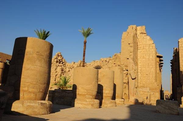 Linh thiêng Karnak giữa biển sa mạc