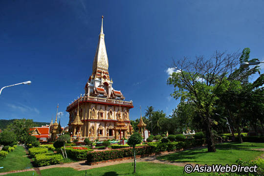 bãi biển patong, du lịch phuket, khu phố cổ phuket, muay thái, phuket fantasea show, thai boxing, vịnh phang nga, đảo koh phi phi, đền chalong, 10 điều nên làm ở phuket