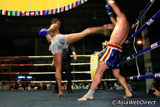 bãi biển patong, du lịch phuket, khu phố cổ phuket, muay thái, phuket fantasea show, thai boxing, vịnh phang nga, đảo koh phi phi, đền chalong, 10 điều nên làm ở phuket