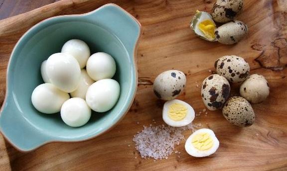 Cách làm trứng cút xào rau củ nhanh gọn lẹ cho bữa cơm tối