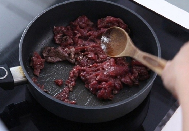 dạy nấu ăn, bổ sung vitamin cho cơ thể với món cải thìa xào thịt bò siêu dễ làm