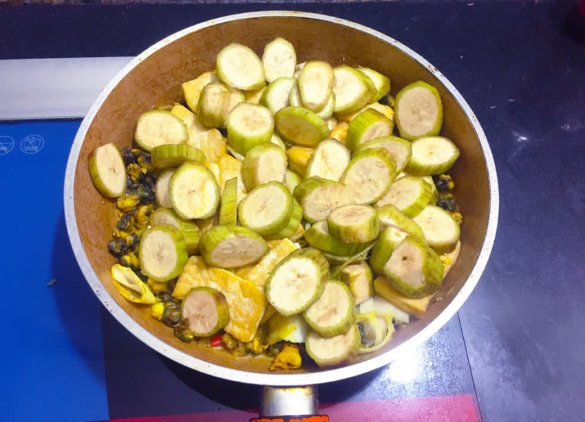 hướng dẫn nấu món ốc om chuối đậu thơm ngon chuẩn vị miền bắc