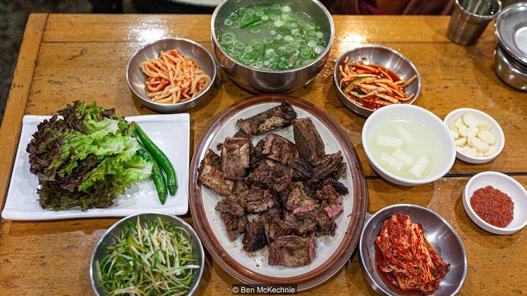 du lịch seoul, hàn quốc, khách sạn seoul, quán sườn bò nướng 83 năm ở seoul