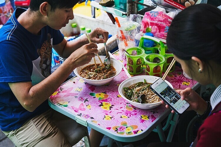 du lịch bangkok, khách sạn bangkok, quán kway tiew heavy, 4 quán ăn đường phố phải ghé ở bangkok