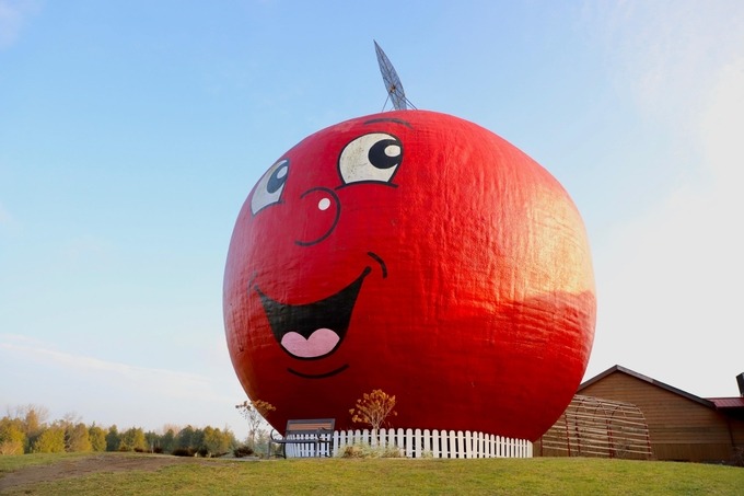 du lịch canada, du lịch toronto, the big apple canada, tiệm bánh hình quả táo lớn nhất thế giới