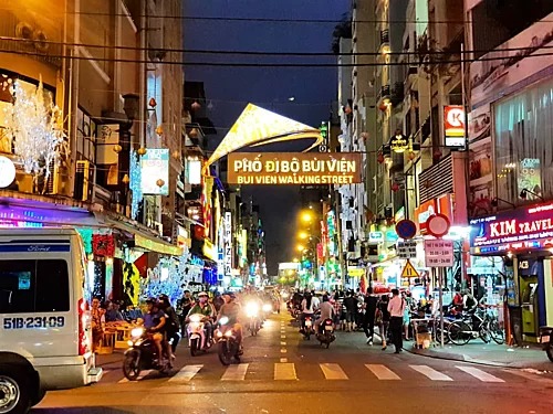 5 khu ẩm thực ‘thức trọn đêm’ cùng Sài Gòn