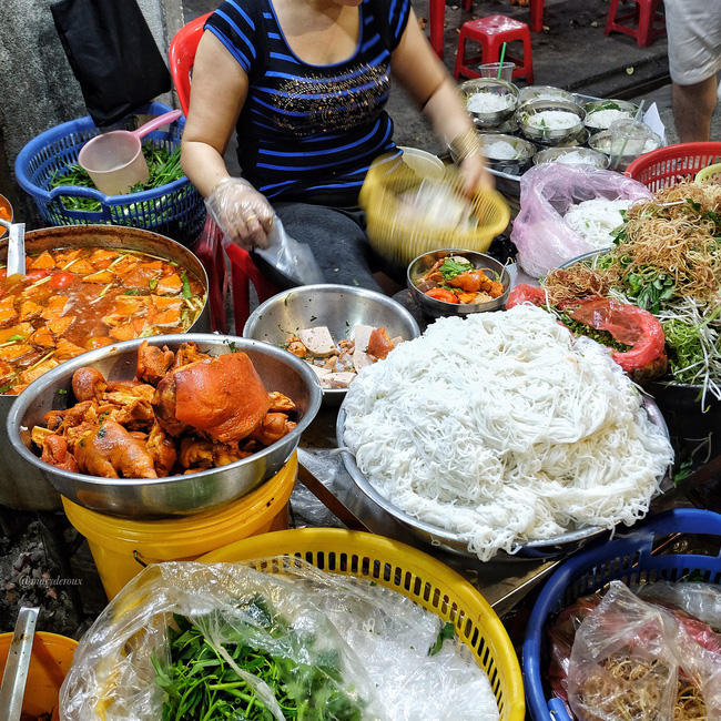 du lịch tphcm, khách sạn tphcm, điểm đến tphcm, 5 quán ăn khuya chất lượng phù hợp cho ngày sài gòn mát mẻ, dễ đói đêm