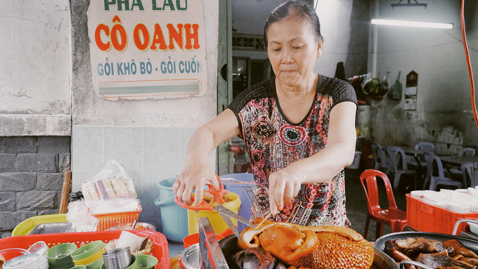 Quán phá lấu trong hẻm nhỏ vẫn nổi tiếng ở Sài Gòn