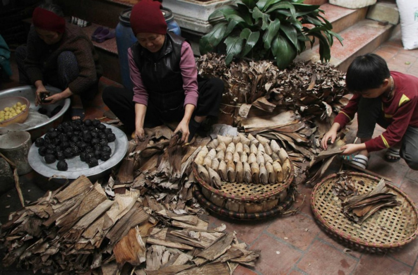 Ngôi làng ở Hà Nội có trăm hộ làm bánh gai có hình khác lạ