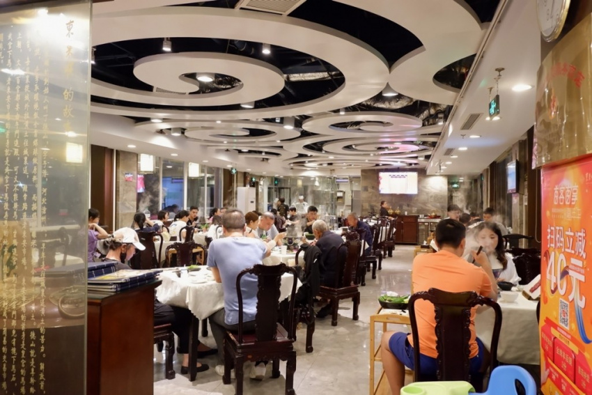 ‘Lẩu nước lã’ – món ăn nhạt nhẽo nhưng hút khách ở Bắc Kinh