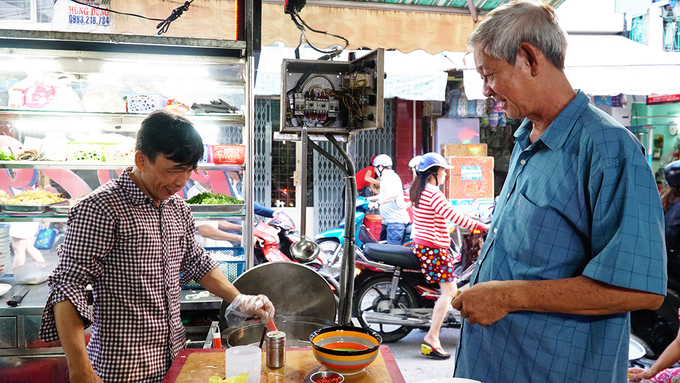 Quán phở 70 năm ở Sài Gòn bán gần 400 tô mỗi ngày