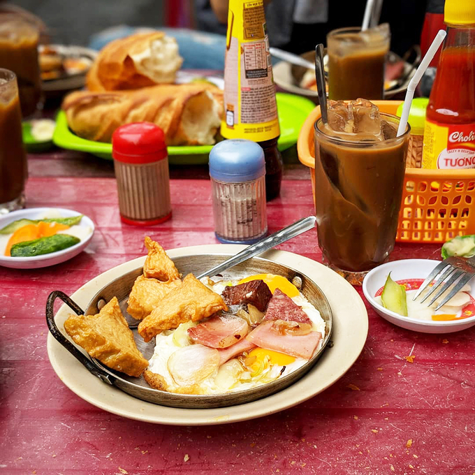 Những món ăn sáng nhất định phải thử ở Sài Gòn