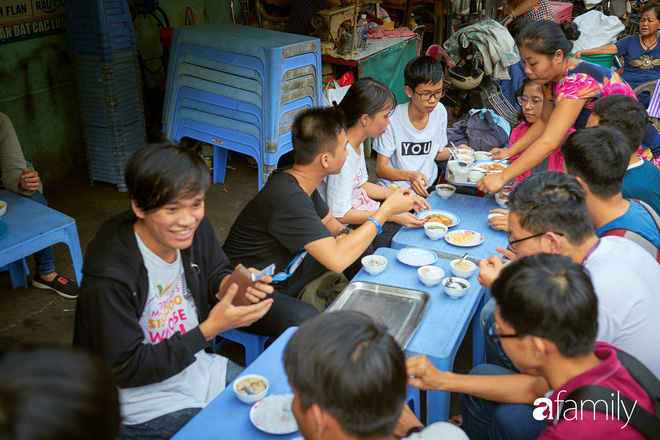 bánh ướt ban mê, du lịch tphcm, 3 món đã ăn là bát đĩa phải chất thành chồng cao chót vót ở sài gòn