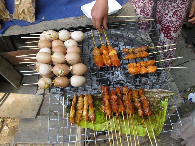 ẩm thực lào, du lịch lào, du lịch luang prabang, khach san lao gia re, kinh nghiem du lich lao, món ngon lào, đặc sản lào, đặc sản luang prabang, 8 món ăn đường phố ngon nhất ở luang prabang