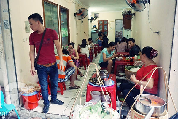 4 quán bún ốc cổ truyền hàng chục năm tuổi nếu không biết, đừng nhận là sành ăn ở Hà Nội